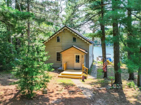 W5553 Springwater Dr, Wild Rose, WI 54984