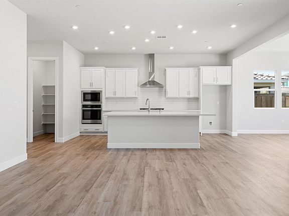 4th image of 2119 Geneva Way