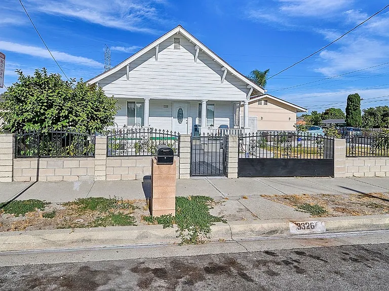 3326 Barnes Ave — Photo 1