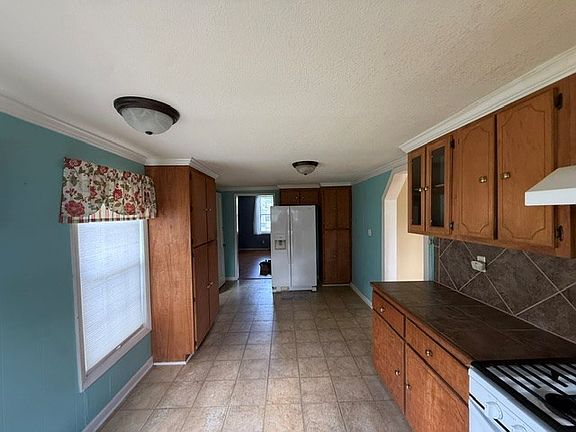 5th image of 311 Old Mail Rd