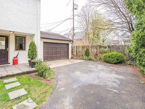 Attached Garage