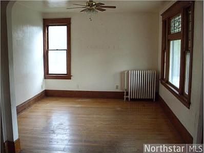 4th image of 895 Desoto St