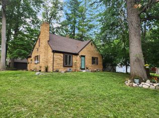 1721 Shangrai La Dr SE, Grand Rapids, MI 49508