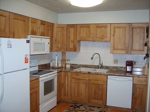 4th image of 801 Lancashire Dr APT 7