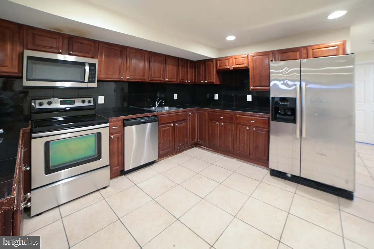 5 bed, 3.0 bath, 2283 sqft, $3,250 — Photo 1