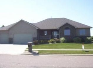 306 20th Ave NW, Watertown, SD 57201