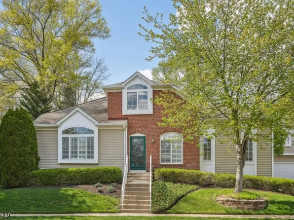 1 Schindler Ct, Chatham Boro, NJ 07928