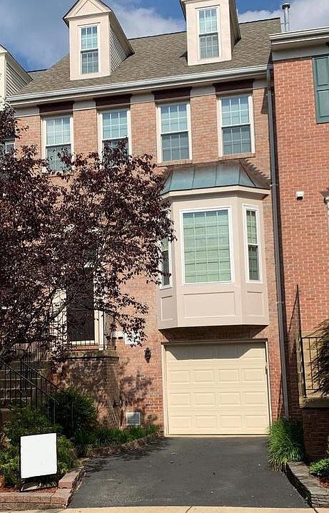 1st image of 7429 Dunnington Pl