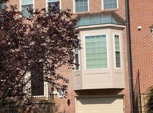 7429 Dunnington Pl, Alexandria, VA 22315