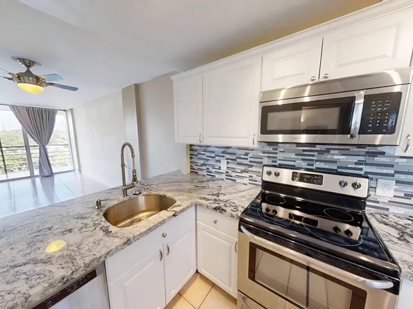 108 Royal Pk Drive, Oakland Park, FL 33309