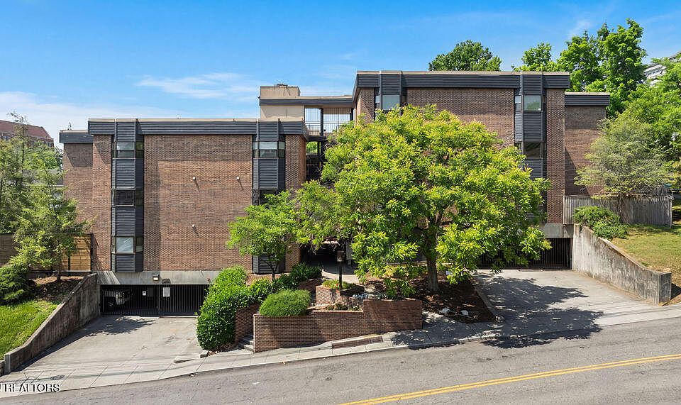 1st image of 509 11th St APT 4002