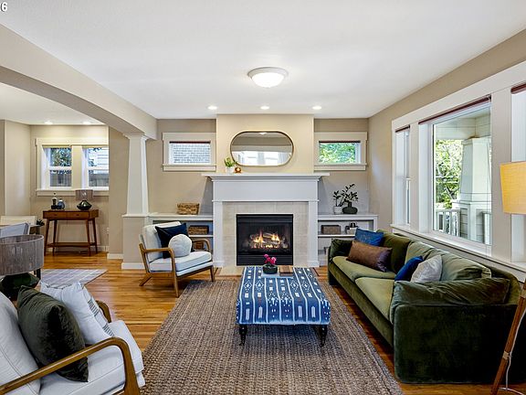 2nd image of 3136 SE Brooklyn St