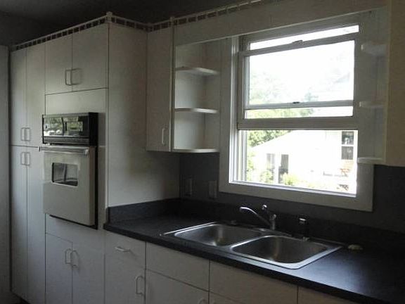 2nd image of 66 N Lincoln St