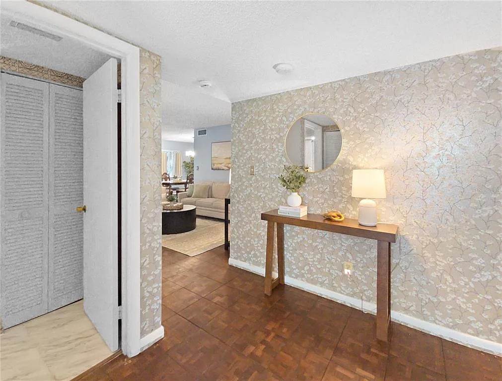 2 bed, 2.0 bath, 1304 sqft, $1,500 — Photo 2