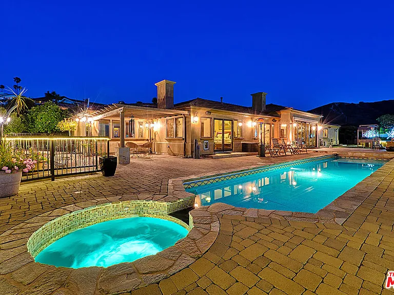 2624 Costebelle Dr — Photo 44