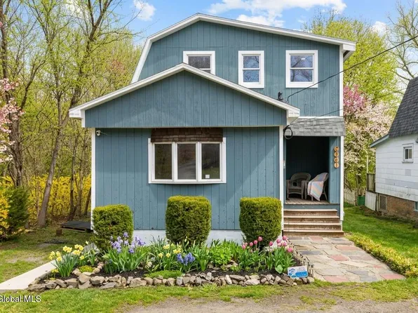 2961 Cottage Place, Hudson, NY 12534