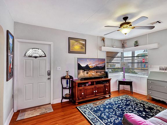 3rd image of 730 N L Street