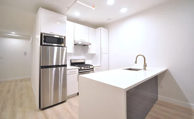 Rented by The Moinian Group | media 8