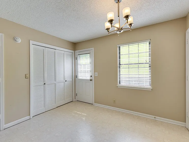 5768 Stone Brook Dr — Photo 16