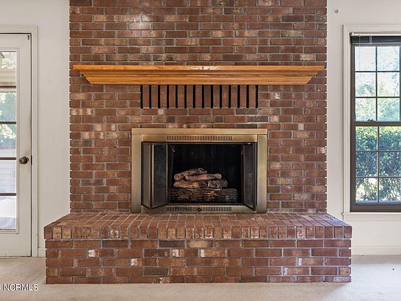 5th image of 833 Brunswick Pl