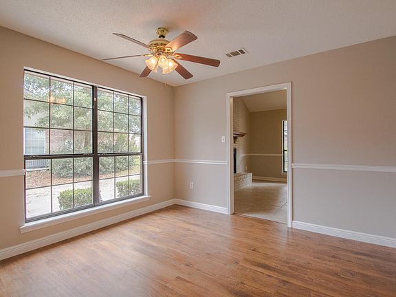2nd image of 15190 Parkwood Dr N