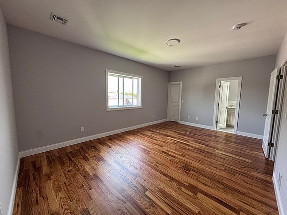5th image of 253 Caswell Ave #2