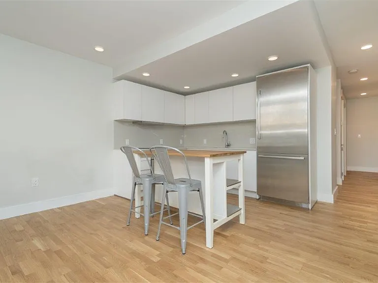 338 Harvard St #2 — Photo 2