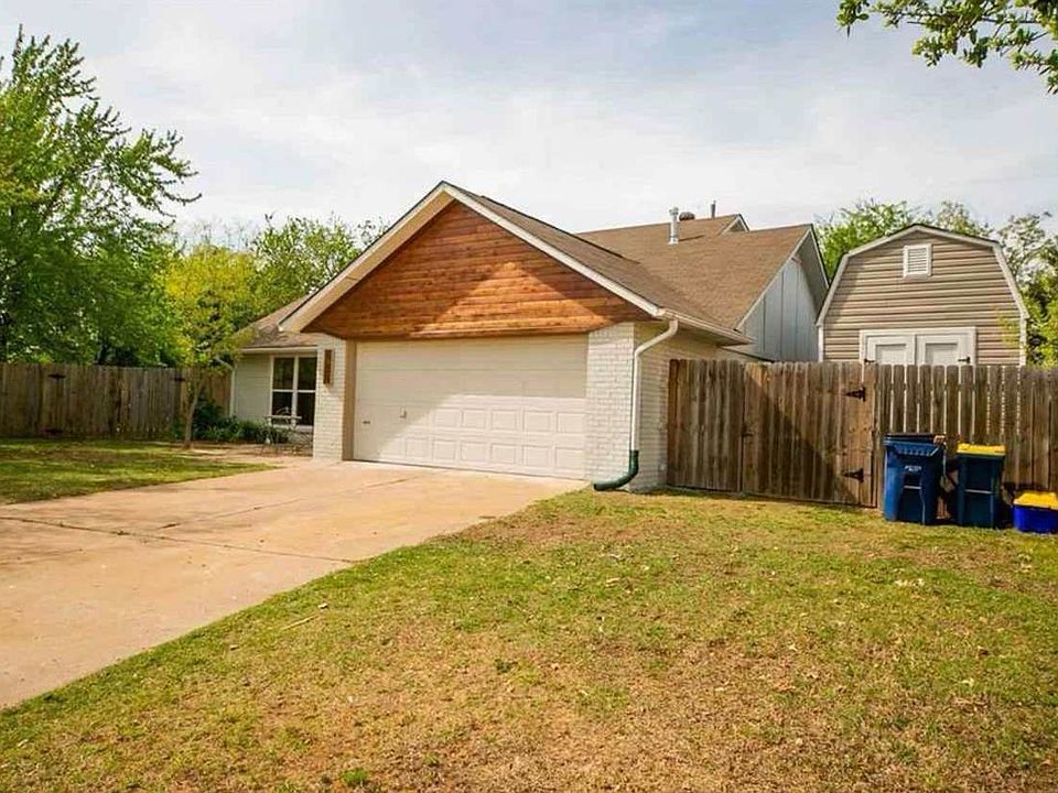 1st image of 920 N Dryden Cir