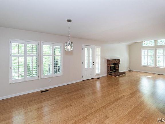 2nd image of 39 Ridgeview Circle Ct