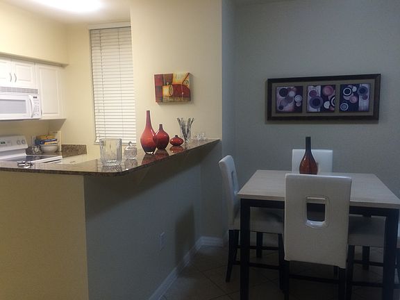4th image of 215 SW 42nd Ave APT 1001