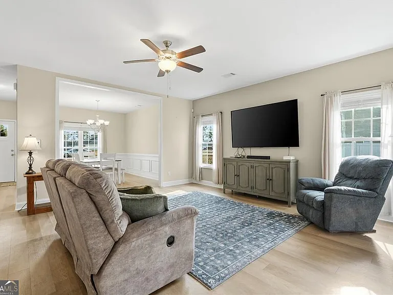 311 Tallulah Bnd — Photo 4