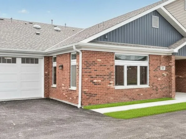 60 Kloe Ln #60, Sycamore, IL 60178