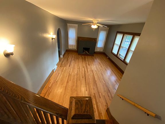 3rd image of 1122 Calvin Ave SE