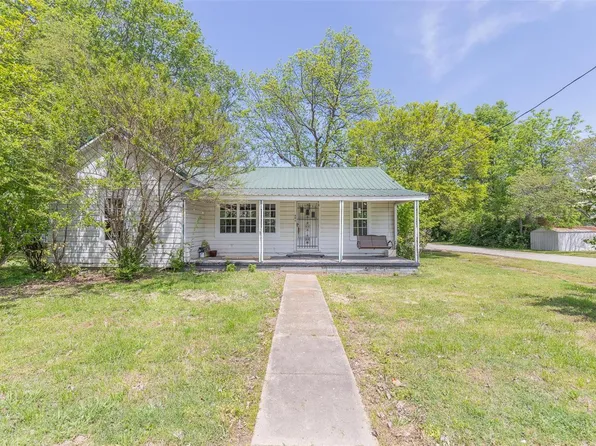 401 3rd St, Fisk, MO 63940