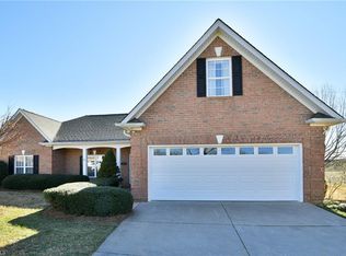 1031 Prestwick Ct, Clemmons, NC 27012