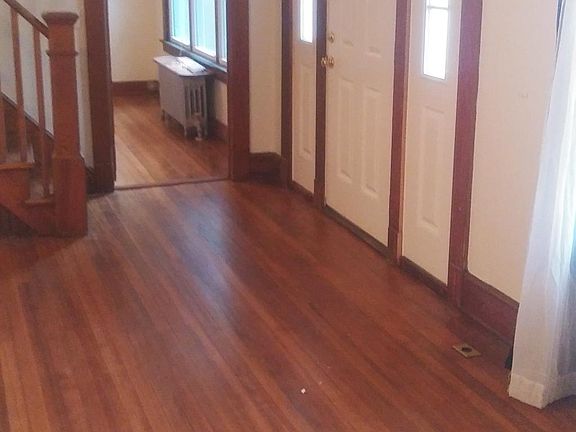 2nd image of 17 Garden St