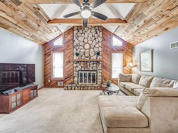 5th image of 241 Sabrina Ct