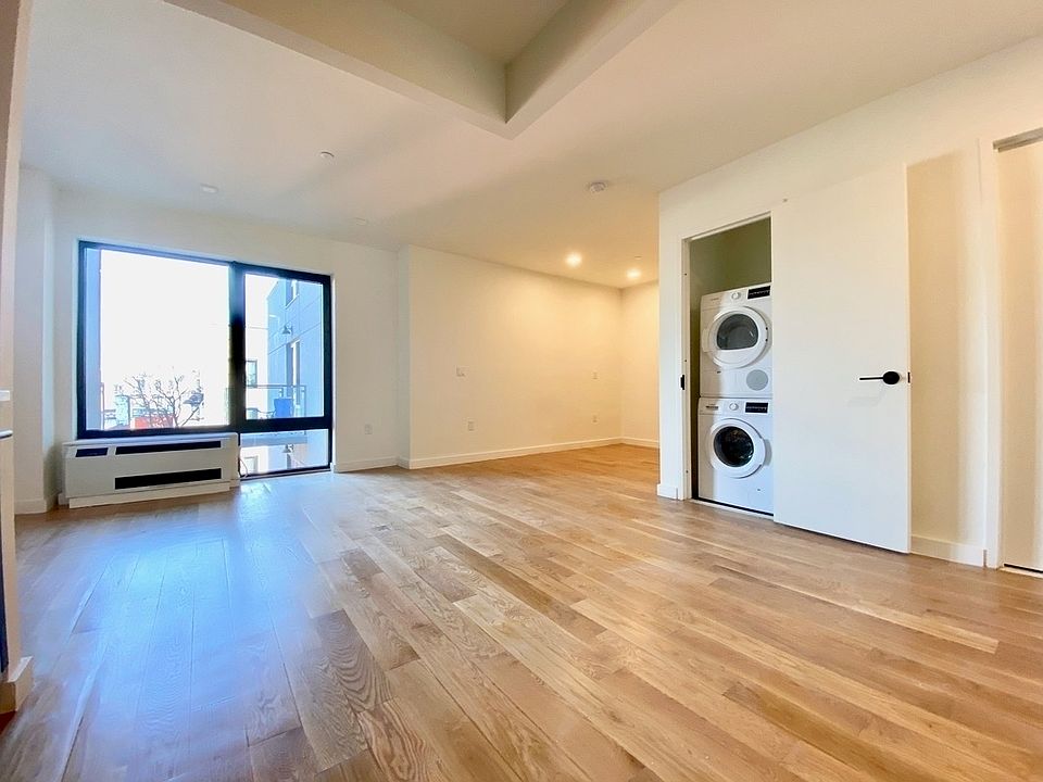 1st image of 25 E 19th St #E5