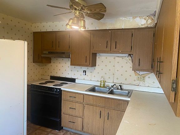 4th image of 325 N Saint Clair St