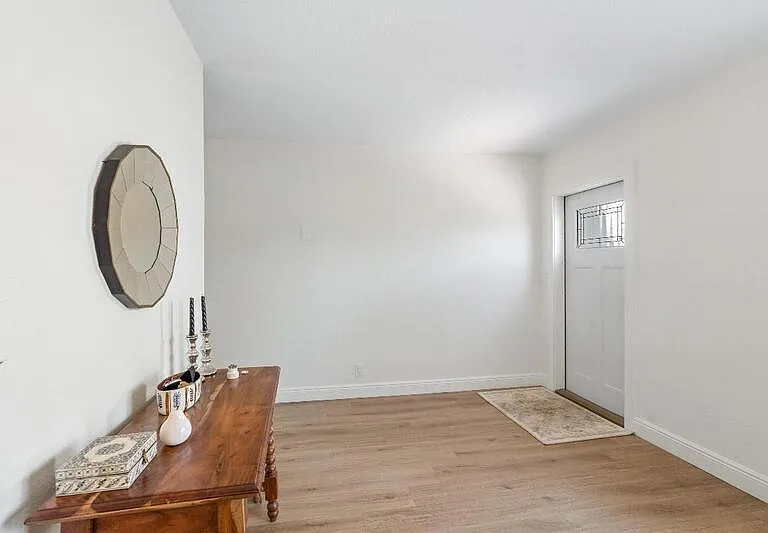 4921 NE 23rd Ave — Photo 5