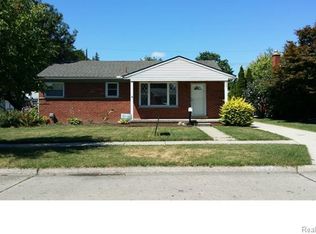 9927 Denne St, Livonia, MI 48150