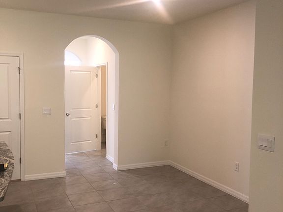 Dining room_10102022