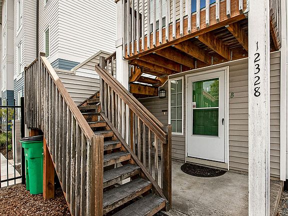 2nd image of 12328 SE Ash St Unit B