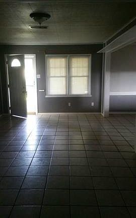 3rd image of 867 Sammons St