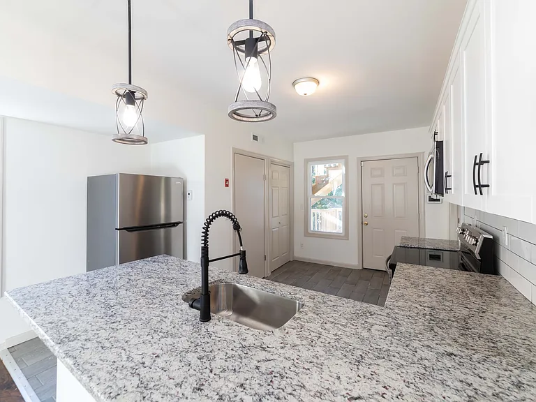 84 Sheffield Ave #2 — Photo 6