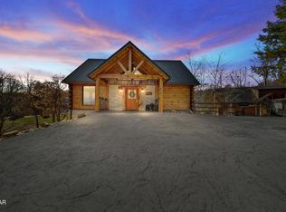 2307 Wild Heron Way, Sevierville, TN 37862