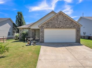 611 N Elizabeth St, Sapulpa, OK 74066