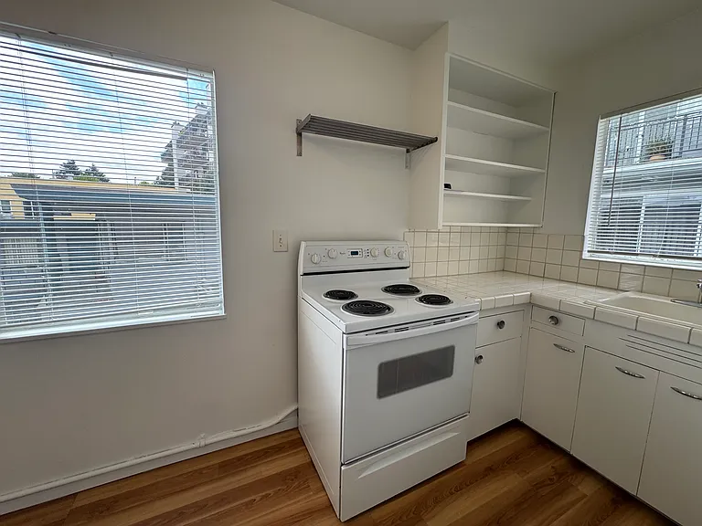 216 Orange St — Photo 7
