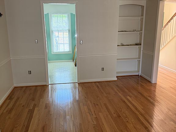 2nd image of 3132 Westbury Dr