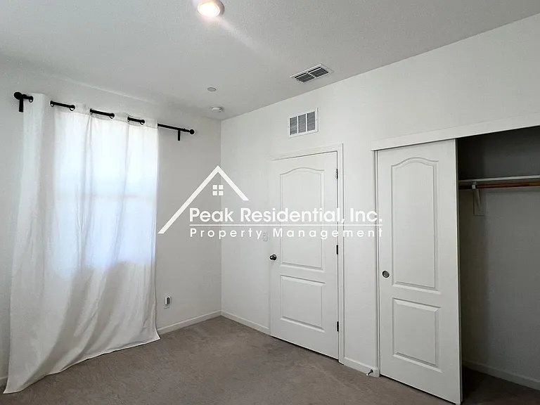 3236 Sunny Gate Ln — Photo 17